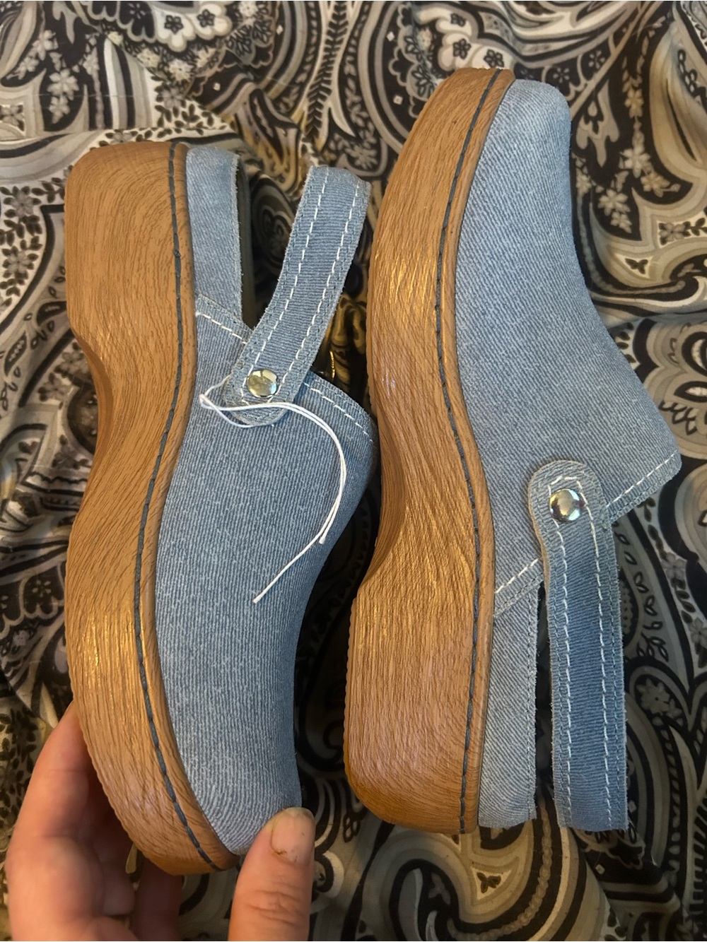 NEW! Alegria clogs - Picture 8 of 11
